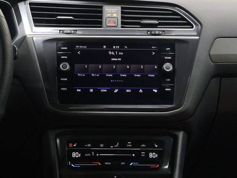 Used 2024 Volkswagen Tiguan SE R-Line image 19