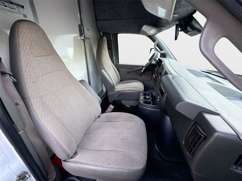 Used 2021 Chevrolet Express 3500 w/ Power Convenience Package RWD image 17