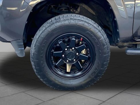 Used 2023 Toyota Tacoma SR AWD/4WD image 11