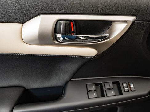 Used 2014 Lexus CT 200h FWD image 23