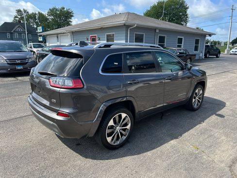 Used 2019 Jeep Cherokee Overland w/ Technology Group AWD/4WD image 7