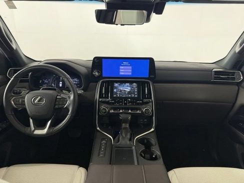 Used 2025 Lexus LX 600 4WD w/ Accessory Package (2T) image 23