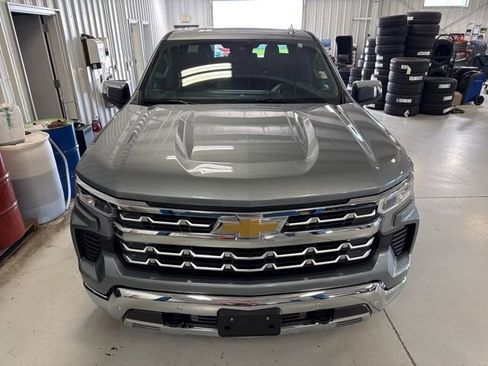 Used 2025 Chevrolet Silverado 1500 LTZ AWD/4WD image 45