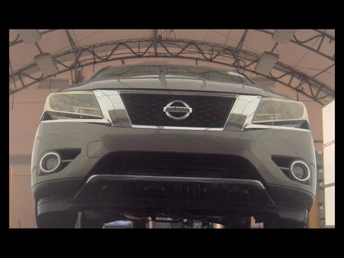 Used 2014 Nissan Pathfinder SL w/ Trailer Tow Package image 4