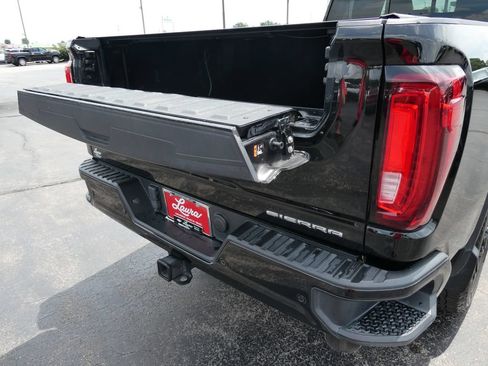 Used 2022 GMC Sierra 3500 Denali w/ Denali Black Diamond Edition AWD/4WD image 18