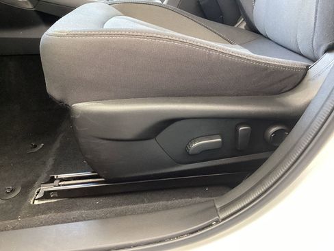 Used 2025 Subaru Crosstrek 2.0i Premium AWD/4WD image 12