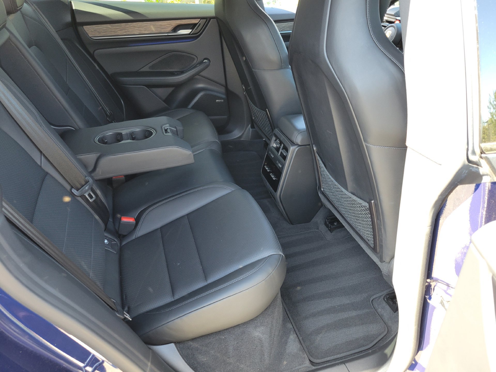 Certified 2024 Porsche Macan 4 Electric AWD/4WD image 29