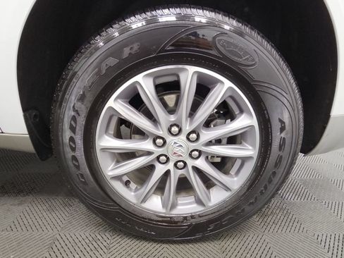 Used 2024 Buick Enclave Premium AWD/4WD image 48