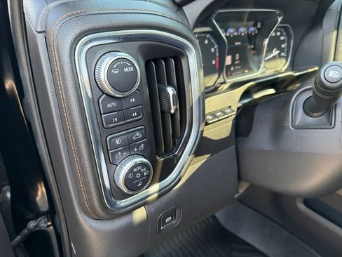 Used 2020 GMC Sierra 1500 AT4 w/ AT4 Premium Package AWD/4WD image 17