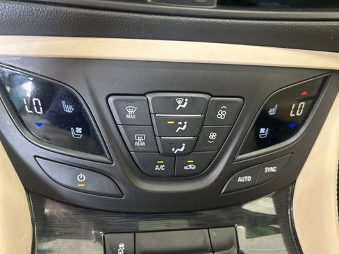 Used 2017 Buick Envision Premium w/ Driver Confidence Package AWD/4WD image 16