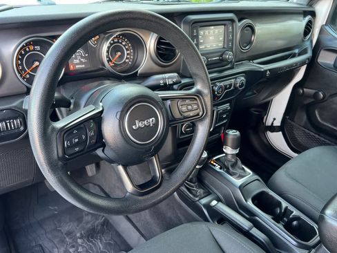 Used 2019 Jeep Wrangler Sport image 14