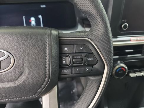 Certified 2025 Toyota Tacoma TRD Off-Road image 15