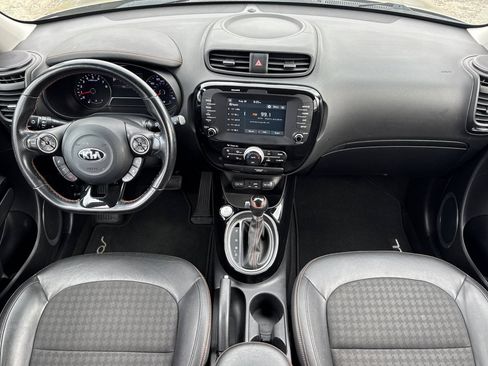 Used 2019 Kia Soul ! FWD image 12