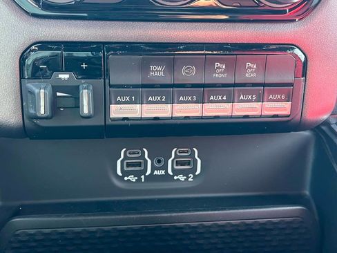 Used 2022 RAM 2500 Big Horn w/ Level A Equipment Group image 11