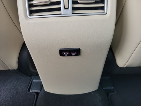 Used 2023 Nissan Maxima SV w/ Floor Mat Group FWD image 9