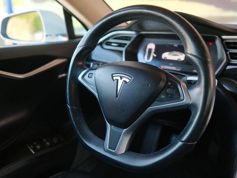 Used 2015 Tesla Model S 70 RWD image 36