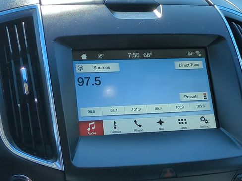 Used 2018 Ford Edge Titanium w/ Technology Package AWD/4WD image 21