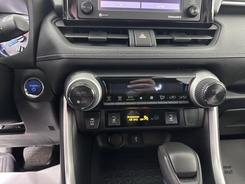 Certified 2022 Toyota RAV4 XLE image 29