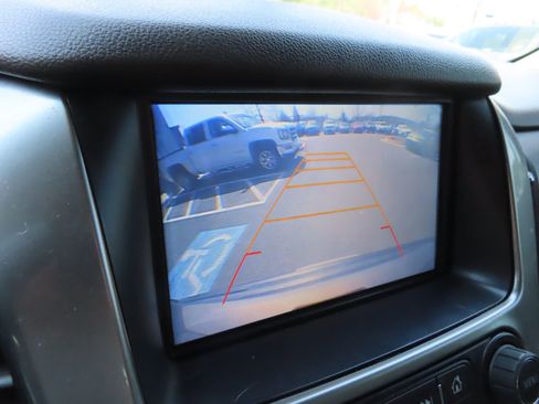 Used 2017 Chevrolet Suburban LT w/ Luxury Package image 26