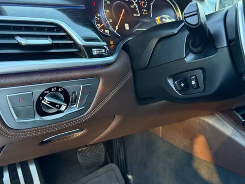 Used 2016 BMW 750i xDrive image 19