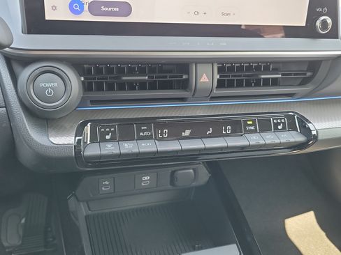 New 2027 Toyota Prius XLE FWD image 33