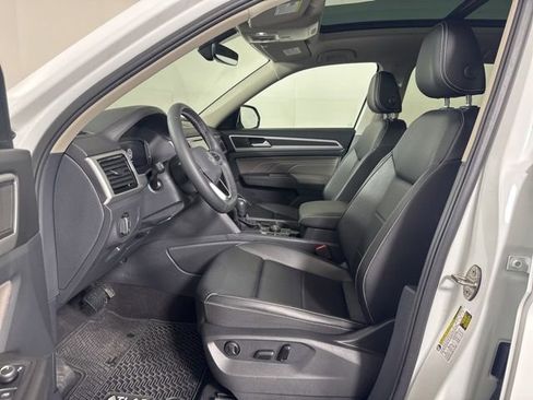 Used 2023 Volkswagen Atlas SE w/ Panoramic Sunroof Package AWD/4WD image 11