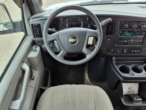 Used 2017 Chevrolet Express 3500 LT w/ LT Preferred Equipment Group RWD image 14