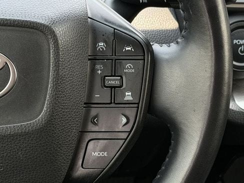 Used 2024 Toyota Prius LE FWD image 13