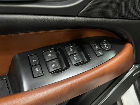 Used 2018 Cadillac Escalade Premium Luxury image 18