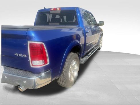 Used 2017 RAM 1500 Laramie w/ Convenience Group AWD/4WD image 9