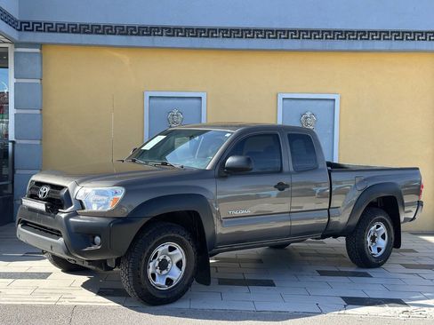 Used 2012 Toyota Tacoma 4x4 Access Cab image 1
