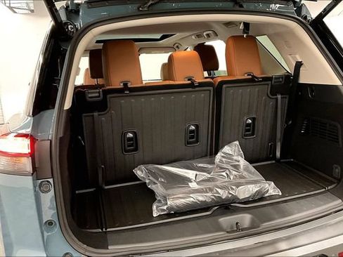 New 2026 Nissan Pathfinder Platinum AWD/4WD image 42