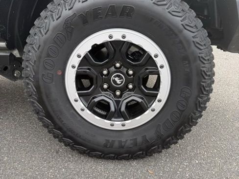 Used 2023 Ford Bronco Badlands w/ Sasquatch Package image 12