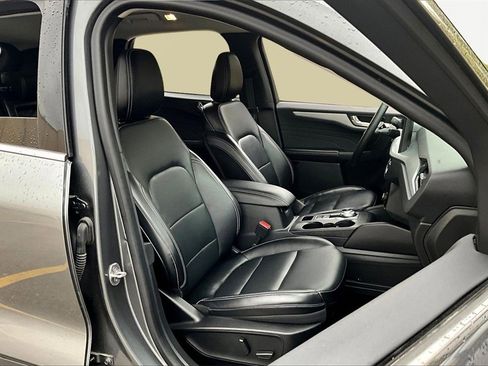 Used 2023 Ford Escape Platinum image 7