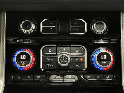 Used 2021 GMC Yukon Denali w/ Denali Premium Package AWD/4WD image 27