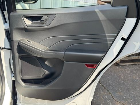 Used 2022 Ford Escape S AWD/4WD image 38