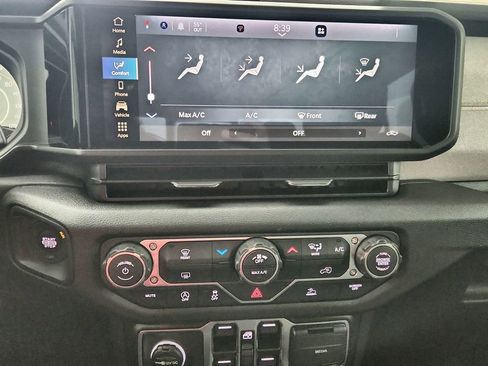 New 2026 Jeep Gladiator Sport image 26