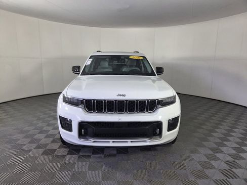 Used 2021 Jeep Grand Cherokee L Overland w/ Luxury Tech Group IV AWD/4WD image 3