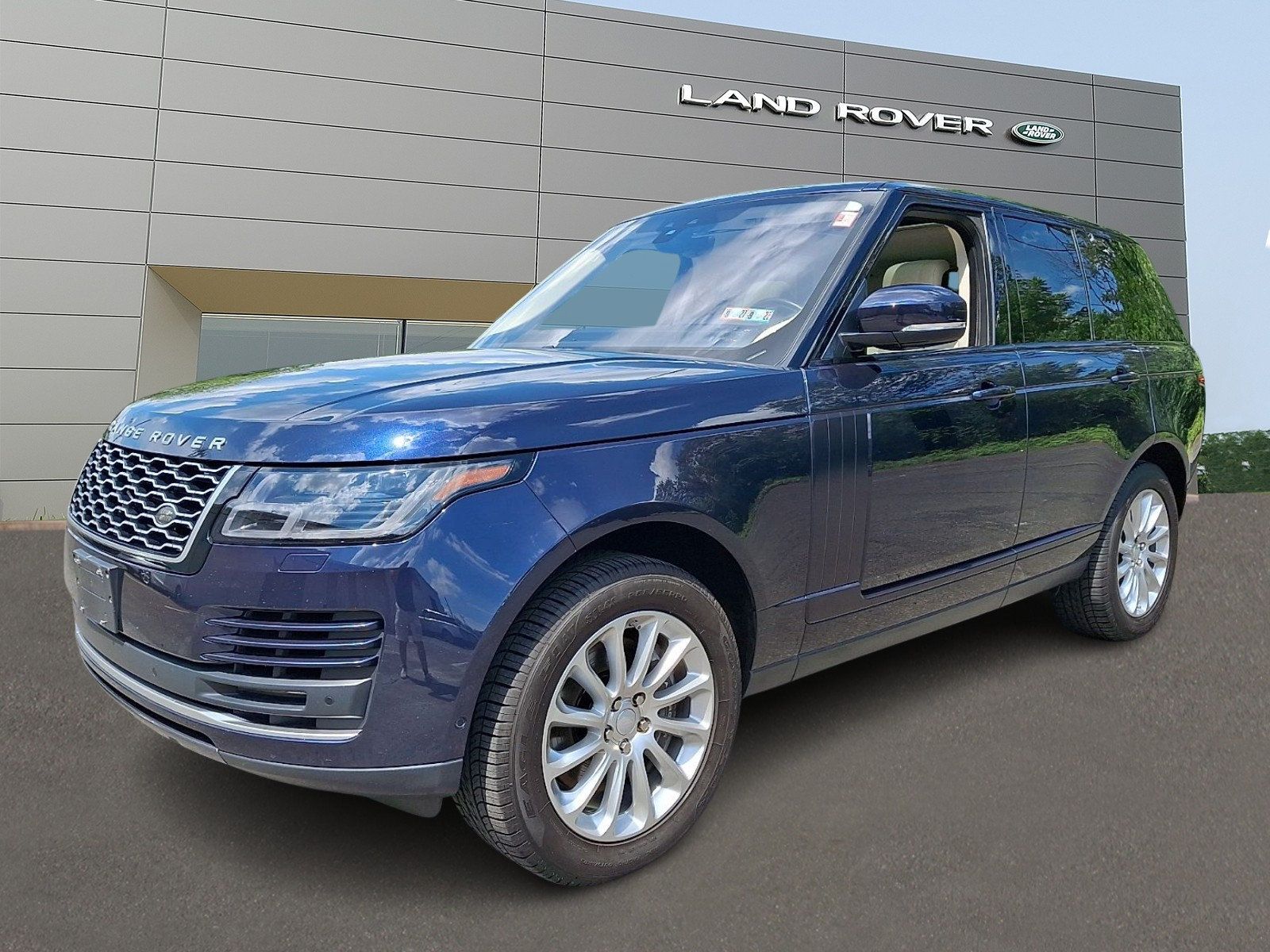 Used 2018 Land Rover Range Rover HSE AWD/4WD image 1