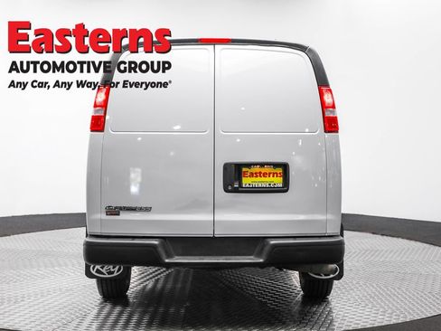 Used 2021 Chevrolet Express 2500 w/ Driver Convenience Package RWD image 6