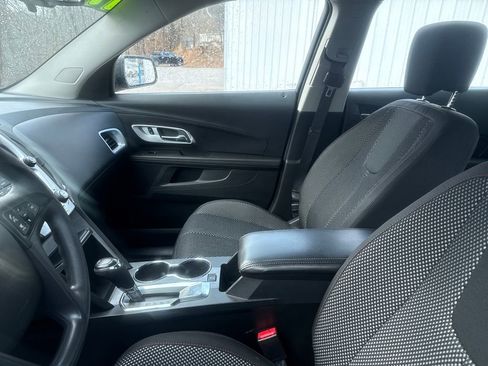 Used 2017 Chevrolet Equinox L image 11