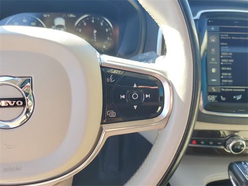 Used 2017 Volvo XC90 T5 Momentum w/ Vision Package image 18