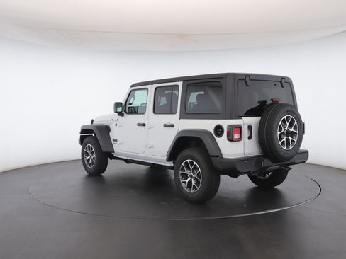New 2026 Jeep Wrangler Unlimited Sport image 18