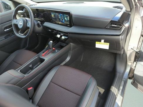New 2026 Nissan Kicks SR FWD image 18