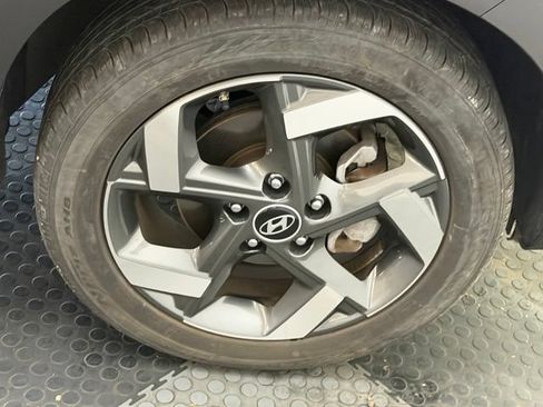 Certified 2023 Hyundai Venue Limited w/ Cargo Package FWD image 14