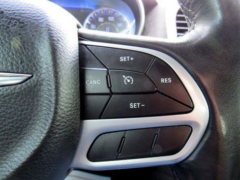 Used 2020 Chrysler 300 Touring w/ Sport Appearance Package image 18