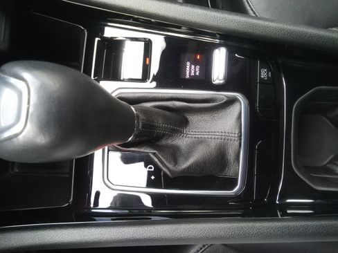 Used 2023 Jeep Compass Limited image 19