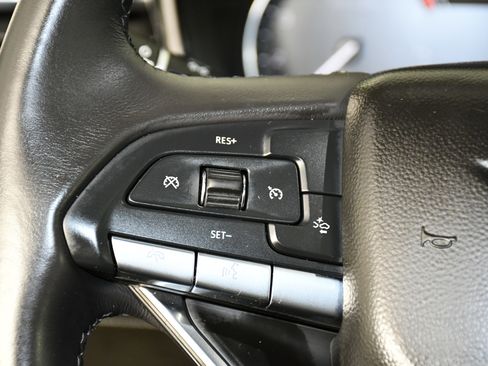 Used 2025 Cadillac XT6 Luxury image 20