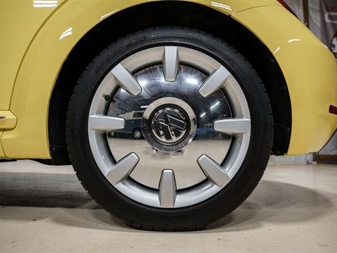 Used 2013 Volkswagen Beetle 2.5 FWD image 7