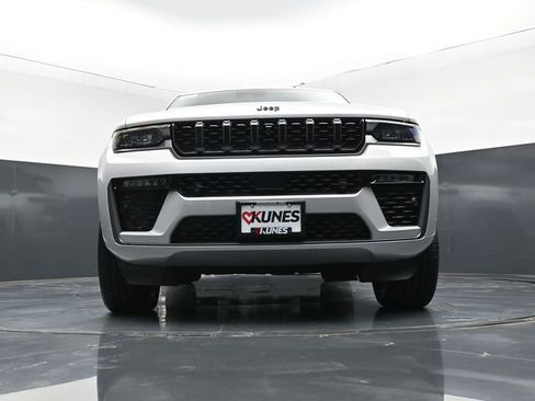 New 2026 Jeep Grand Cherokee Summit AWD/4WD image 60